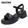 Nuevas Sandalias de Verano para Mujer 2026 con una Sola Tira, Suela Gruesa, Suela Suave, Marca de Nicho, Adecuadas para Combinar con Vestidos, Sandalias de Moda