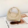 Bolsa para Lonchera de Piel de Vaca de Capa Superior, Bolsa Pequeña para Llevar en la Mano, Diseño de Nicho de Alto Nivel para Mujer, Bolsa Nube, Bolsa Cruzada Versátil, Bolsa Dumpling
