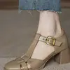 Sapatos confortáveis de bico quadrado, novo estilo verão e primavera 2026, salto grosso, vazado, fivela, sandálias fechadas estilo gaiola para mulheres