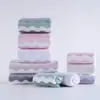 Juego de Toallas de Coral Fleece con Diseño de Ondas de Agua al por Mayor para Uso Doméstico, Bata de Baño Espesa, Toalla Facial Suave y Absorbente, Disponible para Dropshipping