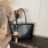 Bolsa vintage de textura de alta qualidade para mulheres 2026 nova bolsa de ombro única de grande capacidade para o dia a dia bolsa tote de personalidade da moda transfronteiriça