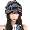 Chapéu de tricô plissado fashion listrado preto e cinza, novo estilo primavera e verão, nicho, malha fina, chapéu estiloso para cobrir a cabeça, afina o rosto