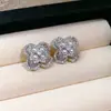 Pendientes de Borla de Uva de Flor de Aguja Plateada Estilo Bosque Tachuelas de Moda Pendientes de Lujo Ligero de Gama Alta con Sentido de Diseño Nicho