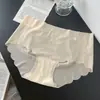 Pantaletas Finas Sin Costuras de Seda Helada para Mujer de Verano, de Cintura Media Transpirables que Moldean las Caderas de Secado Rápido con Efecto Durazno