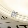 Nuevo Exquisito Corazón de Circonita Micro-Pavimentada Hensen Lazo de Circonita Piercing de Cartílago Fresco Nicho Clavo de Hueso de Oreja