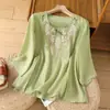 Camisa bordada de algodão e linho estilo vintage com gola redonda para mulheres, novo modelo de verão 2025, solta e elegante com mangas de três quartos