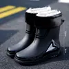 Botas de chuva masculinas impermeáveis antiderrapantes com veludo quente, botas curtas, sapatos espessados, sapatos aquáticos, sapatos de chuva, sapatos de borracha para trabalho, cozinha, exterior