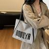 Bolsa Tote de Lona Bolsa Feminina de Grande Capacidade 2025 Nova Bolsa de Ombro Portátil de Nicho Bolsa para Estudantes Universitários para Aulas e Deslocamentos