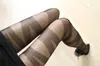 Suministro de Comercio Exterior Medias Empacadas Medias de Rejilla Strappy Personalizadas Europeas y Americanas Medias de Sarga para Mujer de Exportación