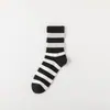 Calcetines de Algodón para Mujer hasta la Mitad de la Pantorrilla con Rayas de Letras, Calcetines Deportivos Antideslizantes y con Agarre para Yoga al Aire Libre de Moda