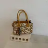 Bolsa Feminina Tendência 2026 Novo Estilo Coreano Moda Alta Qualidade Texturizada Estampada Pequena Quadrada Bolsa de Mão Vintage