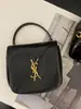 Diseño de Nicho 2026 Nueva Bolsa Nube con un Toque de Alta Gama, Bolso de Hombro con Cadena Acolchado, Bolso Cruzado de Silla de Montar con Letras a la Moda