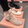 Sapatos femininos de couro retrô franceses inspirados em Chanel, novo modelo outono 2026, estilo delicado, bico redondo, tira única, sapatos de uso único duplo