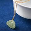 Jade de Hotan Verde Fumaça Branca Roxo Jade Sorte Ruyi Pequeno Cadeado de Jade Cadeado de Longevidade Esculpido em Ambos os Lados Colar de Prata Esterlina 925 Banhado a Ouro para Mulheres
