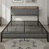Fábrica de comercio exterior combinación hierro-madera cama tapizada suave con estante de almacenamiento en cabecera, cama de almacenamiento con carga USB, pedido B2B transfronterizo