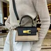 Bolso de Hombro Cruzado de Cuero de Alta Calidad con Textura, Diseño de Lujo de Nicho, Moda Clásica Versátil, Nuevo para la Primavera de 2026