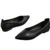 Sapatos rasos de couro macio e confortáveis para mulheres, nova coleção de outono 2026, estilo slip-on, bico fino, sola macia, sapatos de trabalho, sapatos de escritório para mulheres