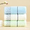Toalla de baño de algodón de color sólido y grueso para adultos, venta al por mayor de fábrica, toalla de regalo de hotel suave y absorbente para bebés