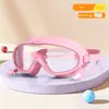 Gafas de Natación para Niños con Tapones para los Oídos Integrados HD Antivaho Marco Grande Silicona Suave Sin Presión en los Ojos para Niños y Niñas Multicolor