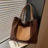 Bolsa Casual Transfronteiriça de Grande Capacidade para Mulheres 2025 Outono Nova Moda Simples Bolsa de Ombro Leve para o Dia a Dia