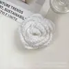 Flores de Crochê de Rosa Artificial Prontas para o Dia das Mães, Dia dos Professores, Festival do Barco-Dragão e Outros Feriados; Atacado