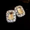Brincos Quadrados de Diamante com Tachinhas Prateadas, Estilo Europeu e Americano, Simples, Modernos, Exquisitos, Luxo Leve, High-End, Brincos Elegantes para Mulheres