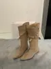 Botas de Salto Bloco Bico Fino em Camurça Marrom Retrô para Mulheres, Super Populares do Início do Outono de 2026, Novas Botas Longas Deslumbrantes da Moda