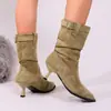 Botas empilhadas franzidas de bico fino femininas outono e inverno fivela botas retrô salto agulha botas curtas botas afuniladas de cano médio botas de moda