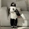 Dianxi 2026 Otoño/Invierno Nuevo Conjunto de Chaqueta Acolchada de Felpa con Capucha, Camiseta Básica y Pantalones para Bebé y Niño Pequeño con Diseño de Panda