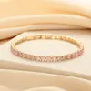 Pulseira Simples, Exquisita, Versátil, de Luxo Leve, Cor Rosa Nevoeiro 4mm com Toque de Alto Padrão, Elegante Incrustada com Zircônia, Acessório de Mão Estilo Chanel