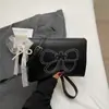 Súper Populares Este Año, los Bolsos Cuadrados Pequeños Están en Tendencia. Nuevos Bolsos de Hombro para Mujer Otoño e Invierno 2025, Bolsos Cruzados, Bolsos Cruzados de Moda y con Estilo