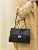 Bolsa Hobo de Couro de Ovelha Tanning Vegetal de Luxo Leve, Bolsa de Ombro Estilo Vintage Chanel, Bolsa Transversal Acolchoada com Corrente de Grande Capacidade