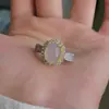 Anel de Rosto de Ovo de Calcedônia Branca Ice da Moda para Mulheres Moda Versátil Luxo Leve Ins Minimalista Anel Ajustável
