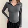 Top OEM gris personalizado de manga larga para mujer, otoño e invierno, forro polar, corte ajustado, con hombro normal y cuello de solapa, camiseta interior ajustada