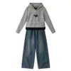 Sudadera con Capucha de Rayas Falsa de Dos Piezas para Niñas, Otoño y Primavera 2026, Nuevo Conjunto de Moda Estilo Coreano con Jeans de Pierna Ancha