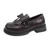 Zapatos Mary Jane perforados de suela gruesa con lazo para mujer, nuevos mocasines de cuero sin cordones para la primavera de 2026 para combinar con faldas