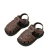 2026 Novo Estilo Sandálias de Tecido para Meninas Estilo Coreano Estilo Princesa Bico Fechado Solado Macio Antiderrapante Sapatos de Praia Infantis Moda de Verão