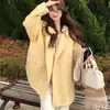Abrigo de lana amarillo de alta gama para mujer, invierno talla grande holgado estilo coreano, elegante y rejuvenecedor, abrigo de lana grueso con capucha