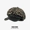 Sombrero Octagonal de Cuero con Hebilla Estampado de Leopardo Retro Americano para Mujer, Sombrero de Artista de Moda Versátil Y2K Millennial Tendencia Adelgazante