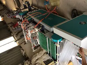小型鲜花袋制袋机一出1