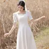 Vestido de Casamento Leve de Cetim, Vestido Simples de Verão Estilo Francês para Mulheres Baixas, Vestido Branco para Registro de Casamento, Vestido de Noivado, Vestido Branco de Coquetel para Mulheres