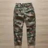 Nuevos pantalones de trabajo de primavera y otoño, pantalones de camuflaje para hombre, nuevos pantalones jogger casuales, cómodos con bolsillos grandes, corte ligeramente holgado, pantalones largos