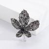 Estilo japonês e coreano simples requintado incrustado de diamantes broche de folha de bordo moda acessórios de vestuário Pin Alloy Plant Leaf Corpete