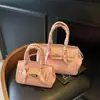 Bolsa Platinum de Grande Capacidade Bolsa Feminina Padrão Granulado Simples Elegante Bolsa de Ombro Estilo Estrangeiro Versátil Fecho Bolsa Transversal Portátil