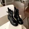 Botines de cuero lavado con suela gruesa para mujer, nuevo modelo 2026, con hebilla de cinturón, botas de montar plisadas, botas de motocicleta, botas estilo Martin con tacón grueso