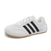 Zapatos de Entrenamiento Moral Rojos para Mujer 2025 Nuevo Otoño Combinación de Colores Súper Caliente Versátiles Deportivos Súper Suaves Antideslizantes Zapatos Casuales