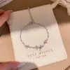 Pulsera de Lujo Ligero Estilo Francés con Cierre de Flor Ovalada de Circonita, Diseño Único, Joyería Exquisita y Versátil
