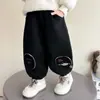 Pantalones de chándal con forro polar para niñas, nueva colección otoño/invierno 2026, pantalones casuales versátiles para bebés, pantalones gruesos de invierno para niños