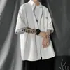 Camisa de manga curta masculina verão fina estilo Hong Kong estilo japonês camisa de alta qualidade nicho senso de design casaco de meia manga Ruan bonito