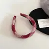 Atmosfera de Natal e Ano Novo Faixa de Cabelo de Lã com Padrão Xadrez Vermelho e Cabeça de Esponja Estilo Outono e Inverno Elegante Aumento de Branco Faixa de Cabelo Alta Grampo de Cabelo